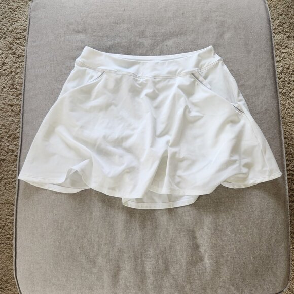 Under Armour UA Links Skort, White, Medium *Flaw* - Picture 1 of 9